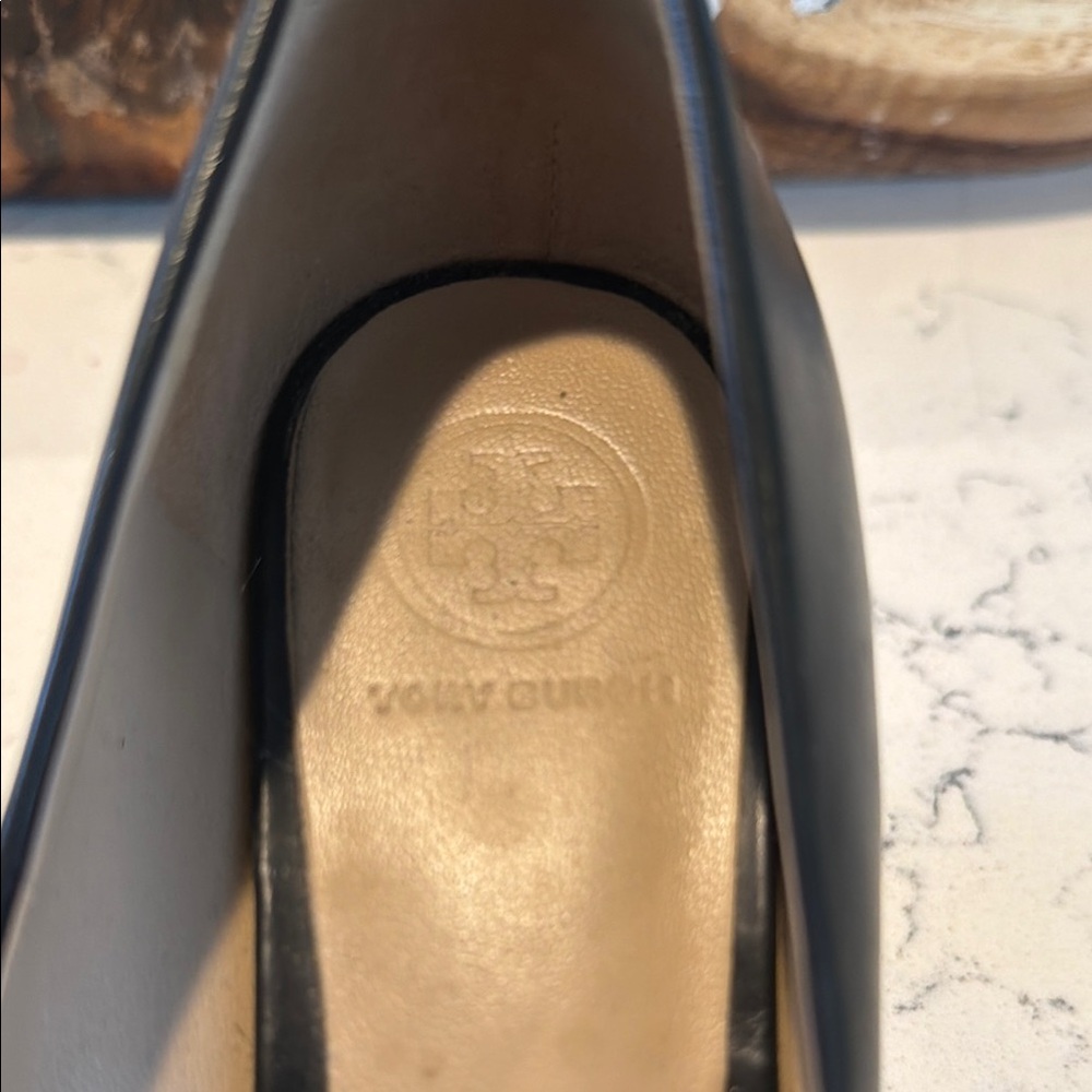 Tory Burch Inspired Black Leather Heels with Gold Logo Accent - Picture 2 of 3